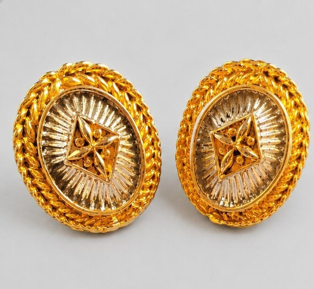Vintage Ornate Clip On Earrings 1" Fleur-de-lis- Braided Gold-tone Oval‎ wc-35